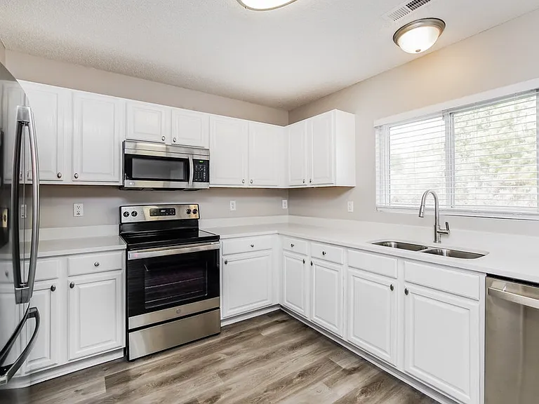 8170 Cohosh Ct — Photo 9