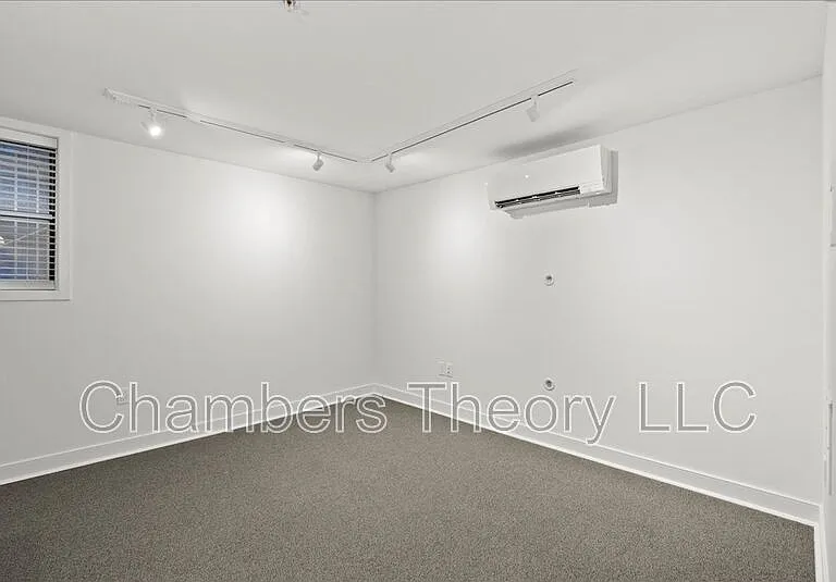 220 2nd St SE #1 — Photo 6