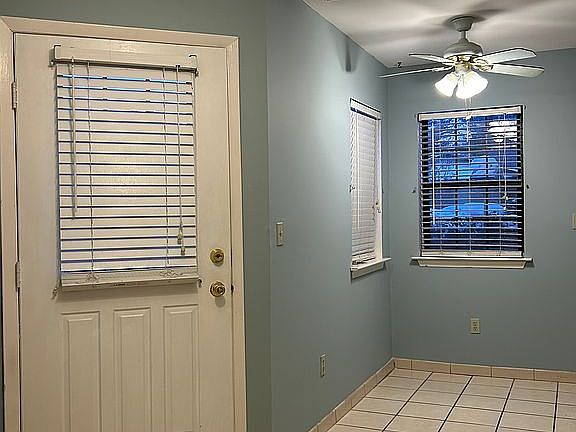3rd image of 87 Knolls Dr