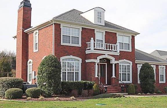 3rd image of 119 Stonewood Ct