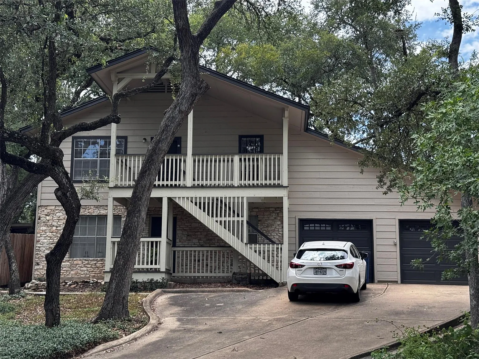 2 bed, 1.0 bath, 1015 sqft, $1,850 — Photo 1