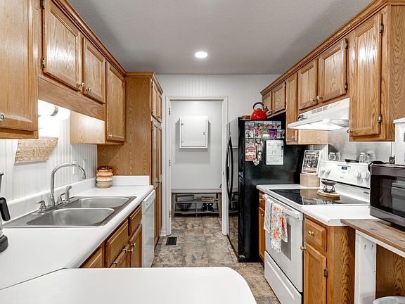 3rd image of 1015 Harvest Knoll Ln