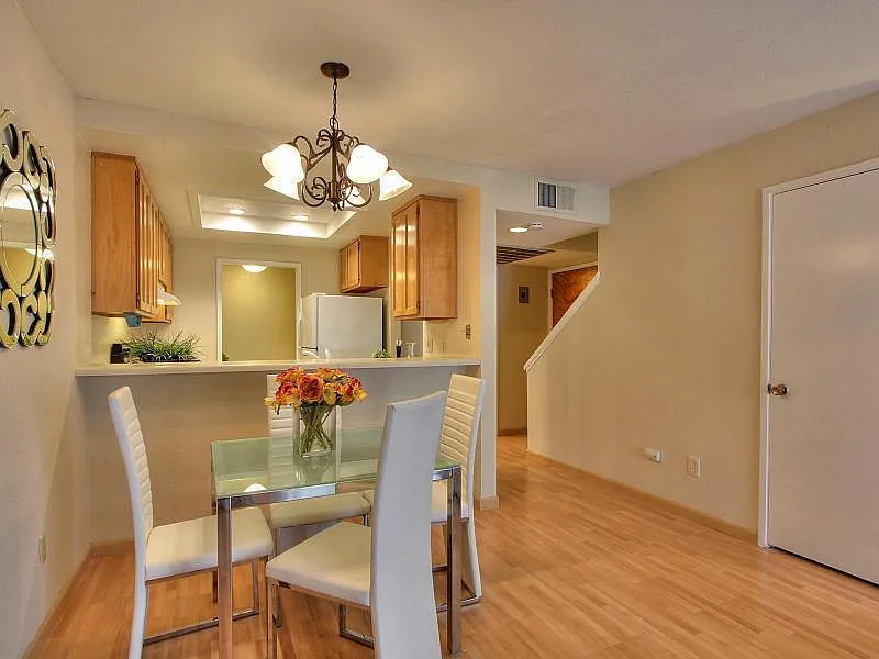 Building Photo - Summereve Ct