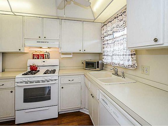 4th image of 1819 Shore Dr S APT 107