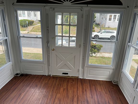 2nd image of 914 Bullock Ave