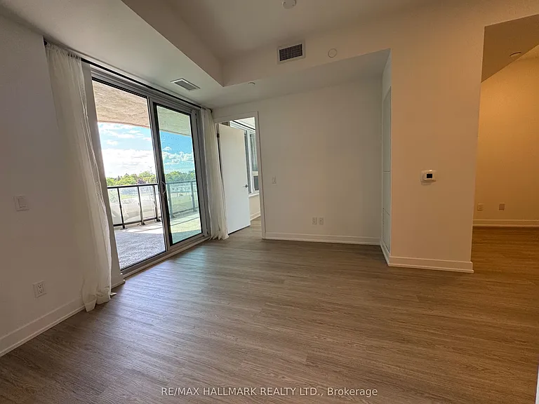 8188 Yonge St #431 — Photo 10