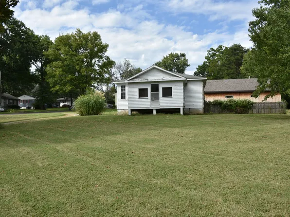 2103 E Walnut St, Columbia, MO 65201