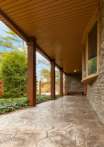 4th image of 67 Pico Road
