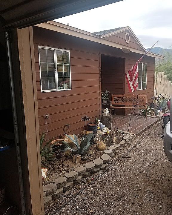 2nd image of 247 W Roadrunner St