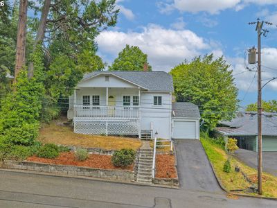 1688 N 8th St, Coos Bay, OR, 97420