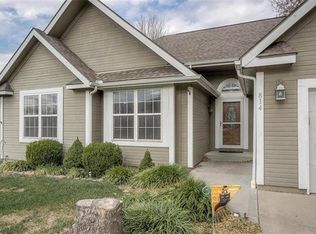 814 Stonecrest Dr, Kearney, MO 64060