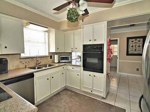 3rd image of 7850 Weaver Dr