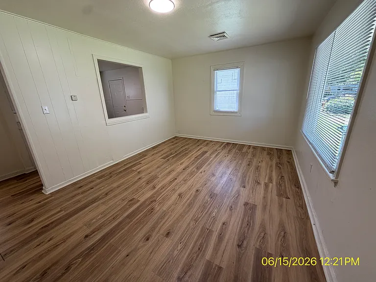 2300 N Wolfe St — Photo 2
