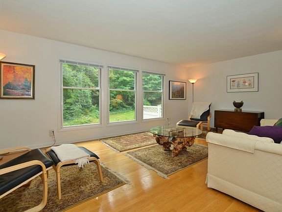 2nd image of 20 High Oak Court