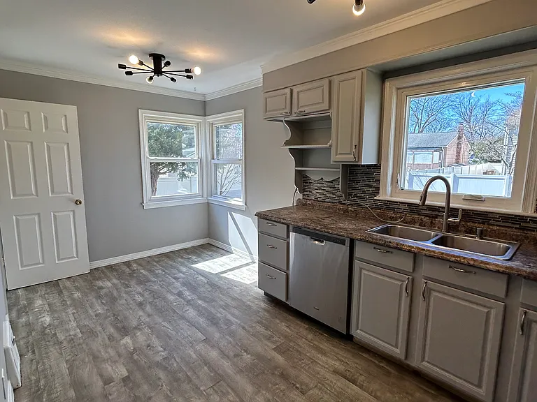 1208 Stockton Rd — Photo 6