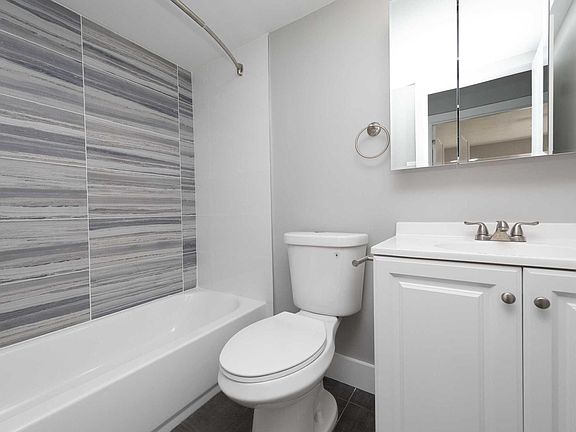 5th image of 300 Parker Ave #9834e55d6
