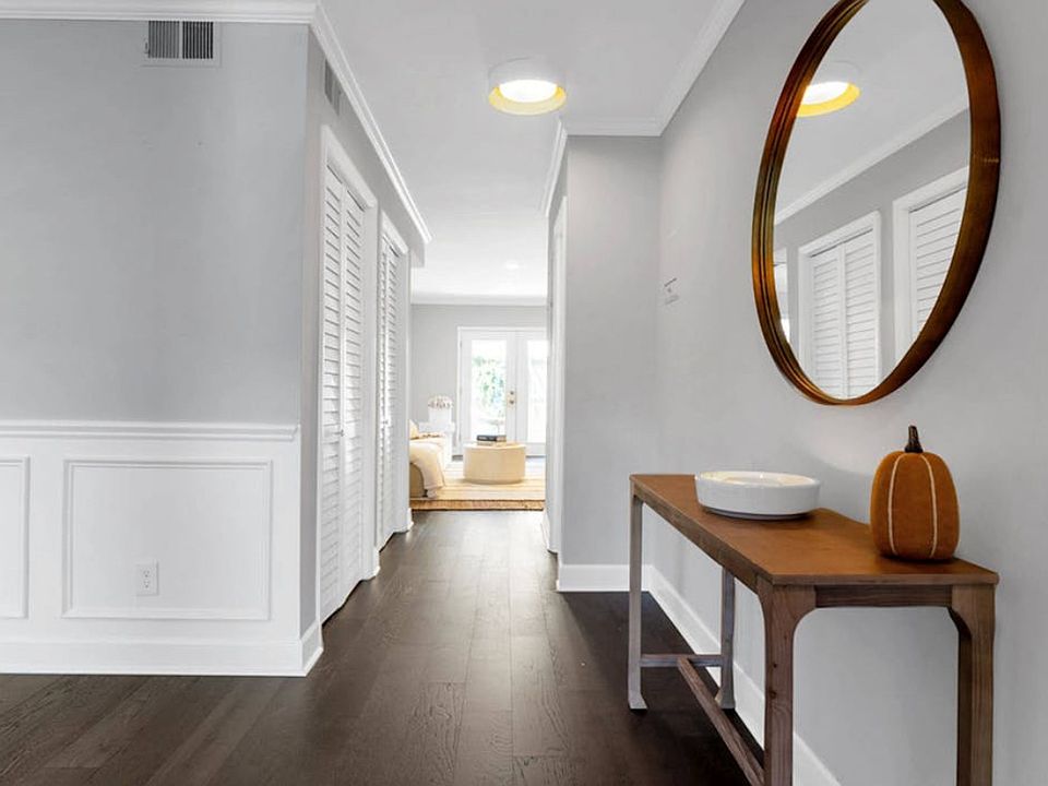 Entry way