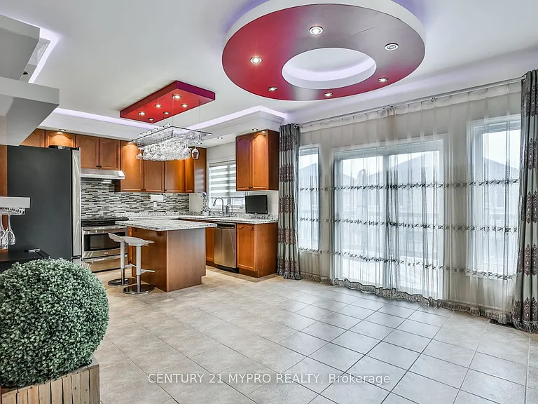 431 Woodspring Ave E — Photo 16
