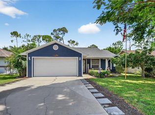 6005 Hollow Dr, Naples, FL 34112