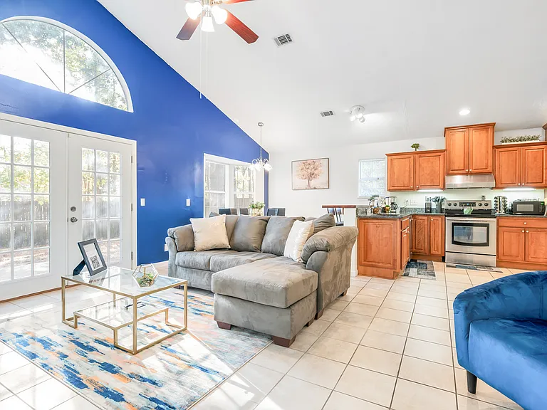 141 Bordeaux Ln — Photo 22