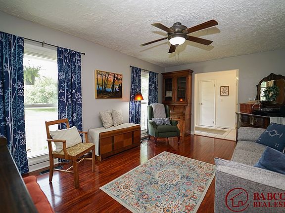 3rd image of 4245 Nevada Ave