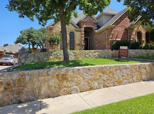 7921 Shady Oaks Dr, North Richland Hills, TX 76182