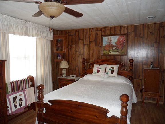 2nd image of 7869 Saint Claire Ln