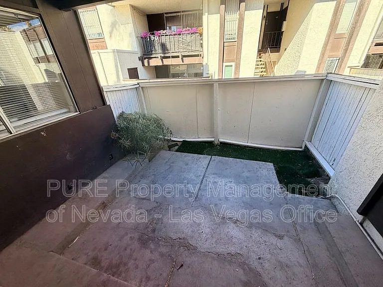 1405 Vegas Valley Dr #193-bldg 20 — Photo 28