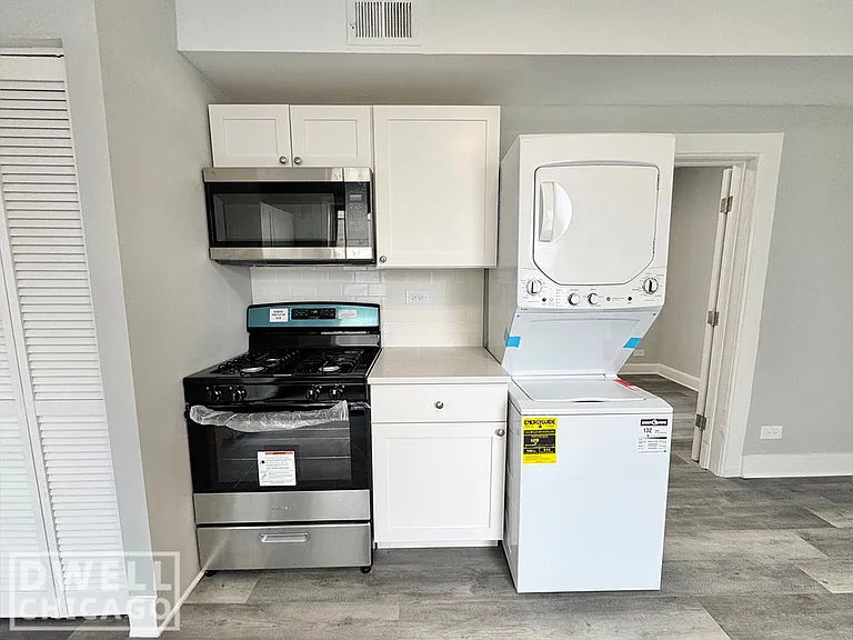 1538 W Walton St #1R — Photo 11