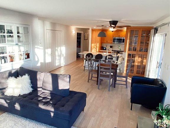 3rd image of 622 6th Ave W 201 #201