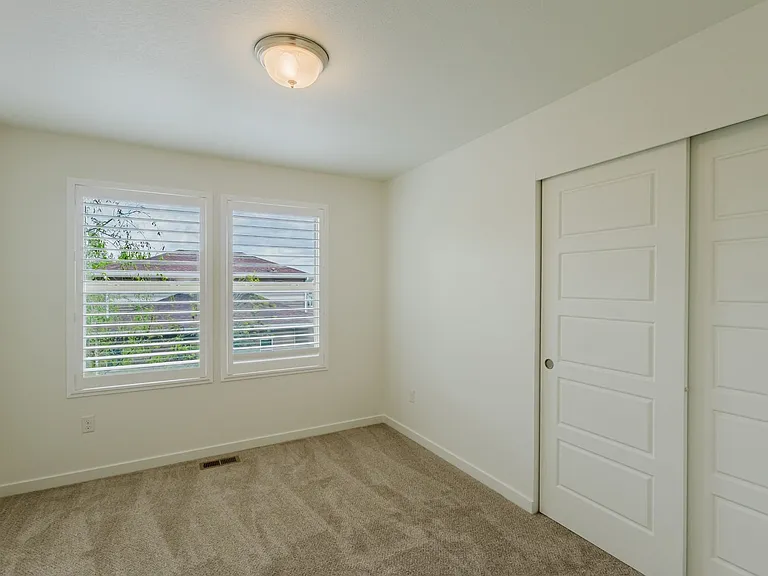 2656 Champagne Ave — Photo 25