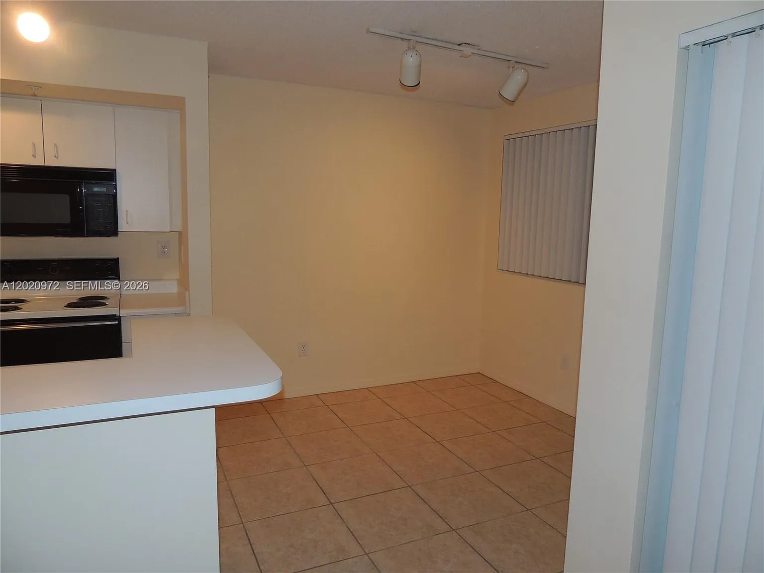 Royal Grand Condo — Photo 4