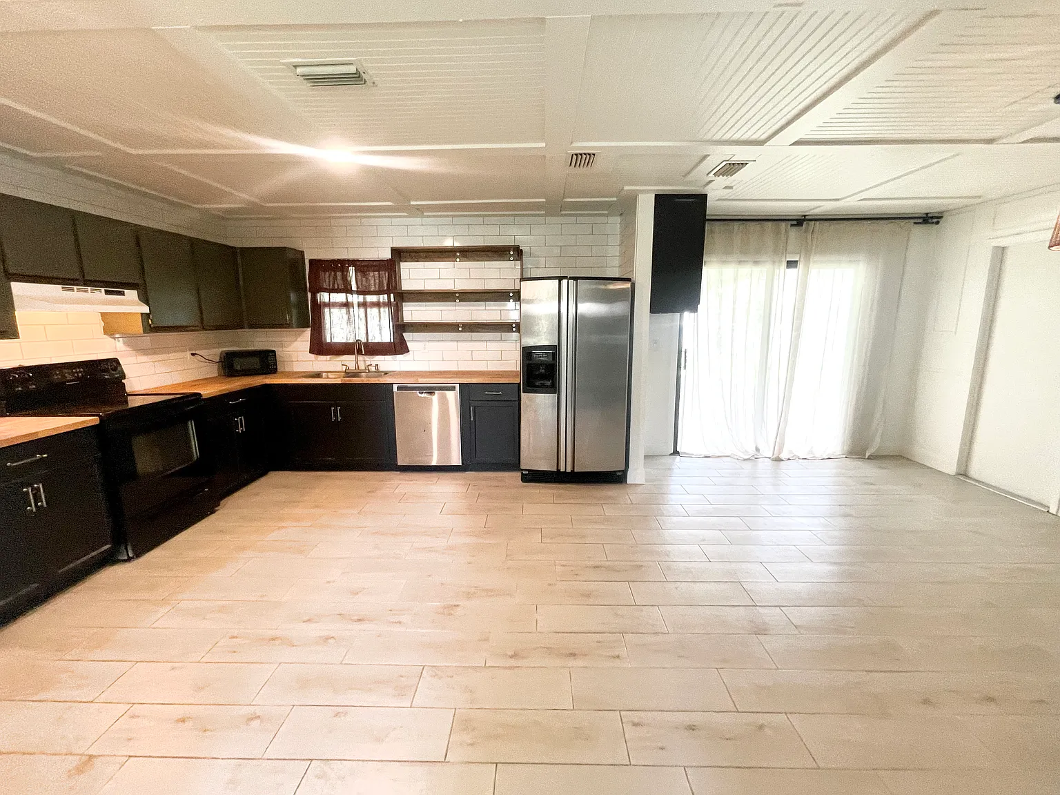 1 bed, 680 sqft, $1,350 — Photo 3