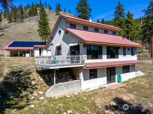 241 Chickadee Mountain Lane, Chelan, WA 98816