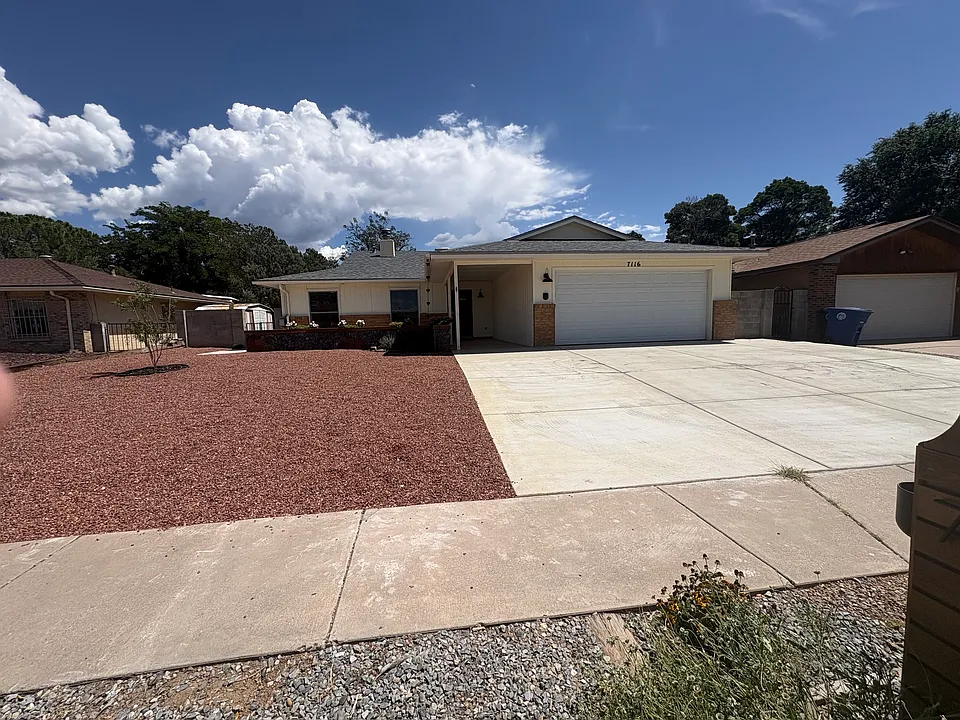 7116 Ticonderoga Rd NE