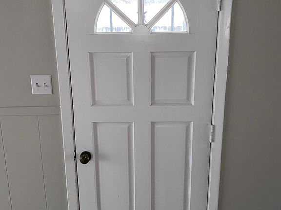 5th image of 4702 Hillmont Ave