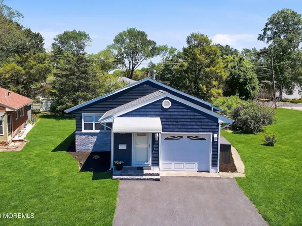 19 Acacia Row, Toms River, NJ 08755