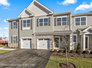 18 Theater Dr, Wall, NJ 07753