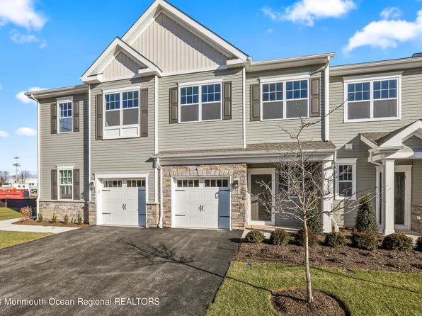 18 Theater Dr, Wall, NJ 07753