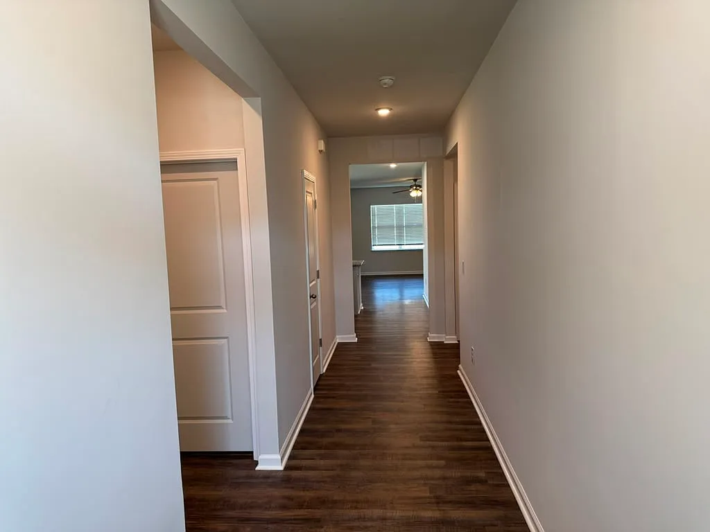 4 bed, 1764 sqft, $1,990 — Photo 2