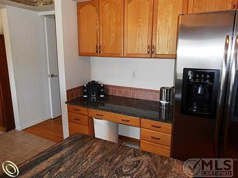 Extra Kit Counter Space