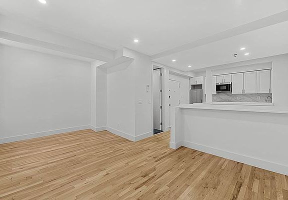 4th image of 570 9th Ave #3A