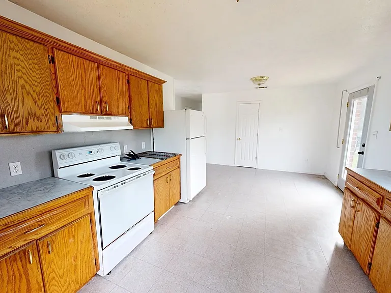 308 Coffee St — Photo 4