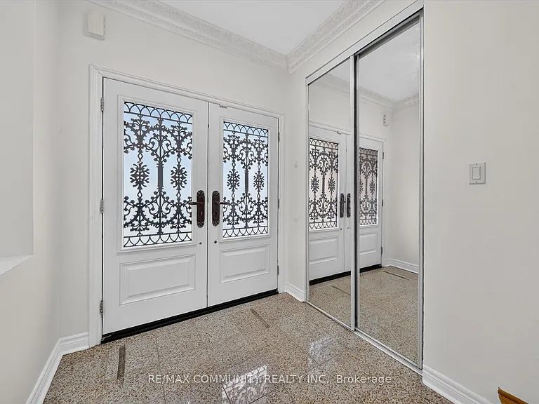 29 River Forest St W — Photo 7