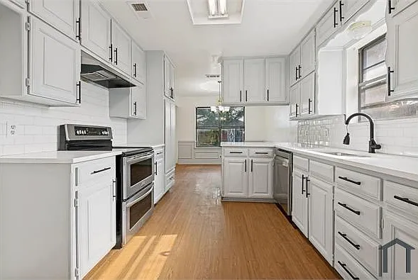 4 bed, 1742 sqft, $3,555 — Photo 3