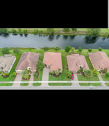 3rd image of 1795 SW Newport Isles Blvd