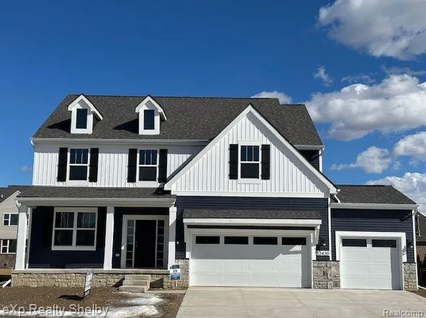 52420 Wellington Valley Dr, Macomb, MI 48042