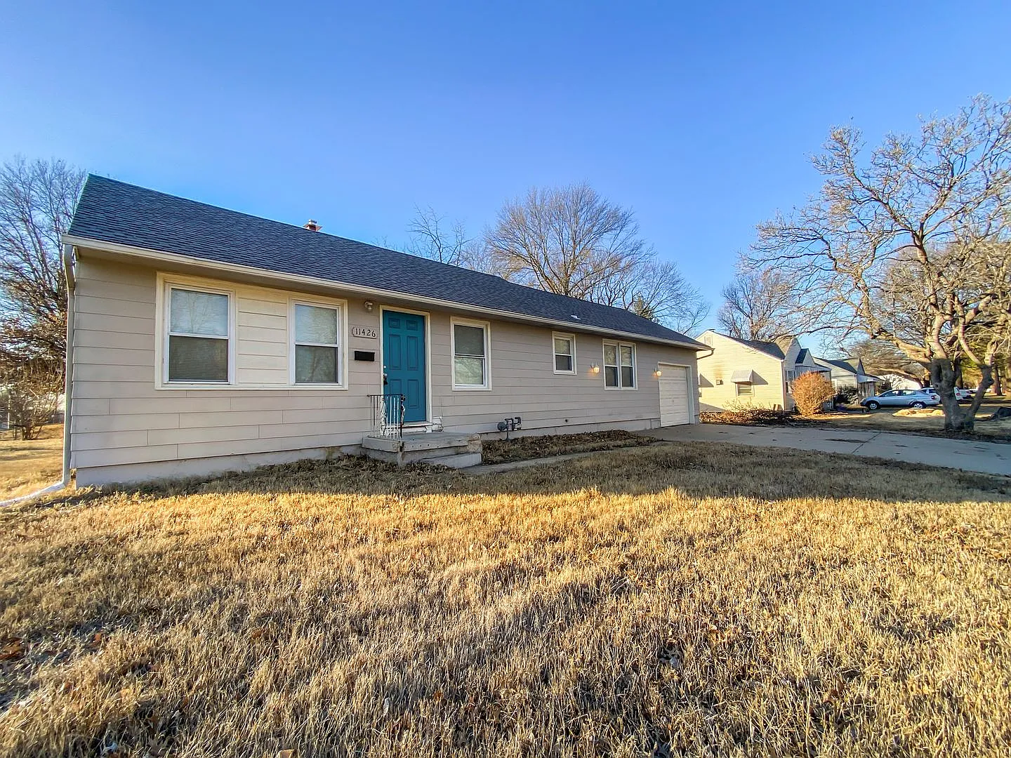 2-Bedroom, 1 Bath Single Family for Rent in Kansas City, MO | Attached Garage & Modern Kitchen — Photo 4