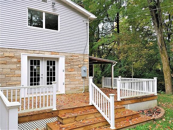 3rd image of 1104 Lakemont Dr