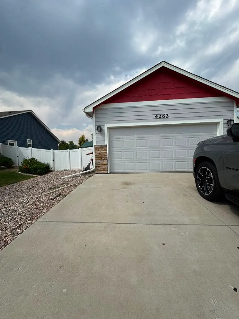 4 bed, 1144 sqft, $2,900 — Photo 2